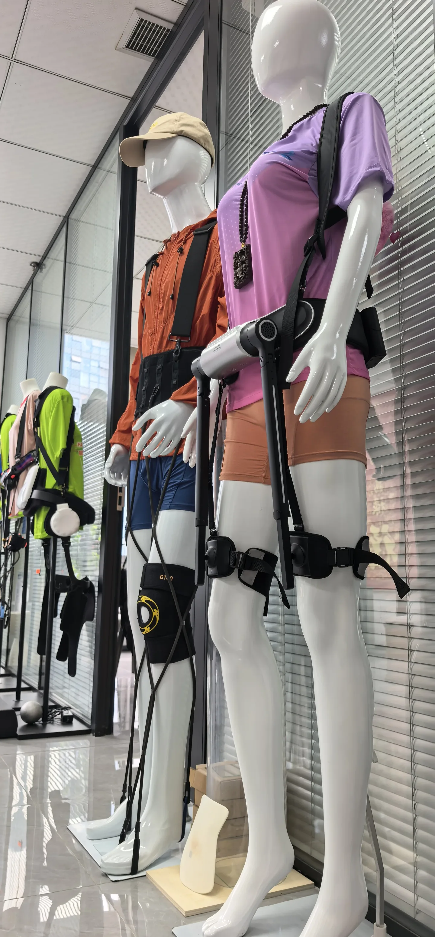 杭州体验中心穿戴产品展示区